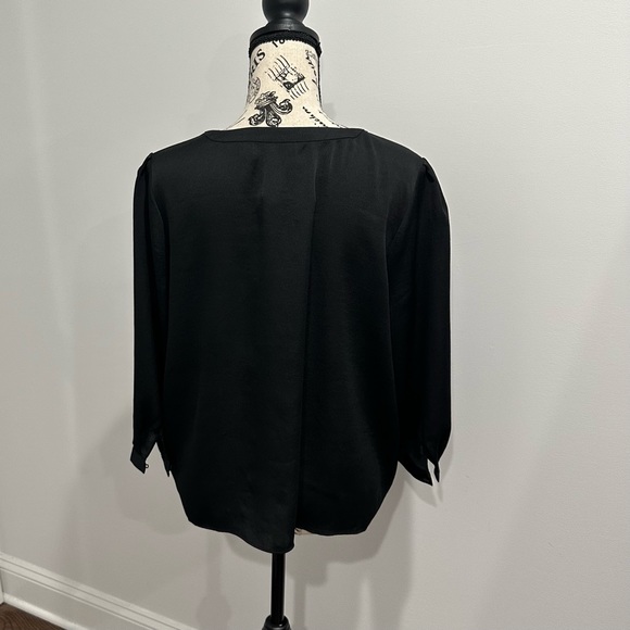 Express V-Neck Button-Down Tie-Front Blouse (Black) XL - Picture 4 of 8